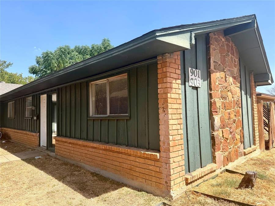 Property photo for 901 Redbird Drive, Irving, TX