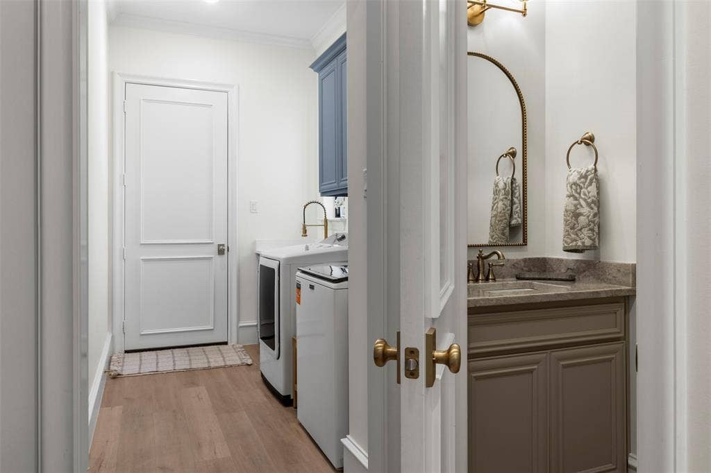 Powder room