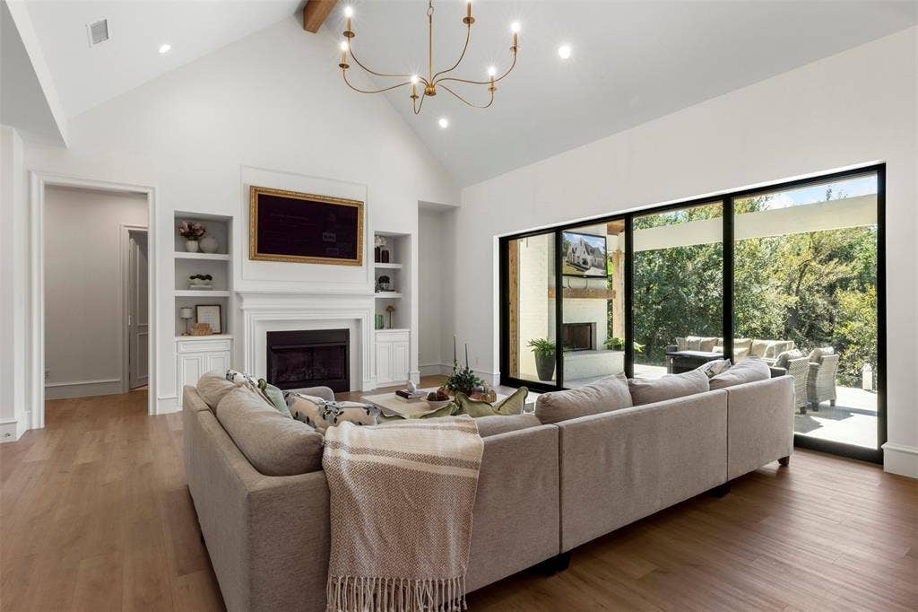 Vaulted ceiling and so much natural light
