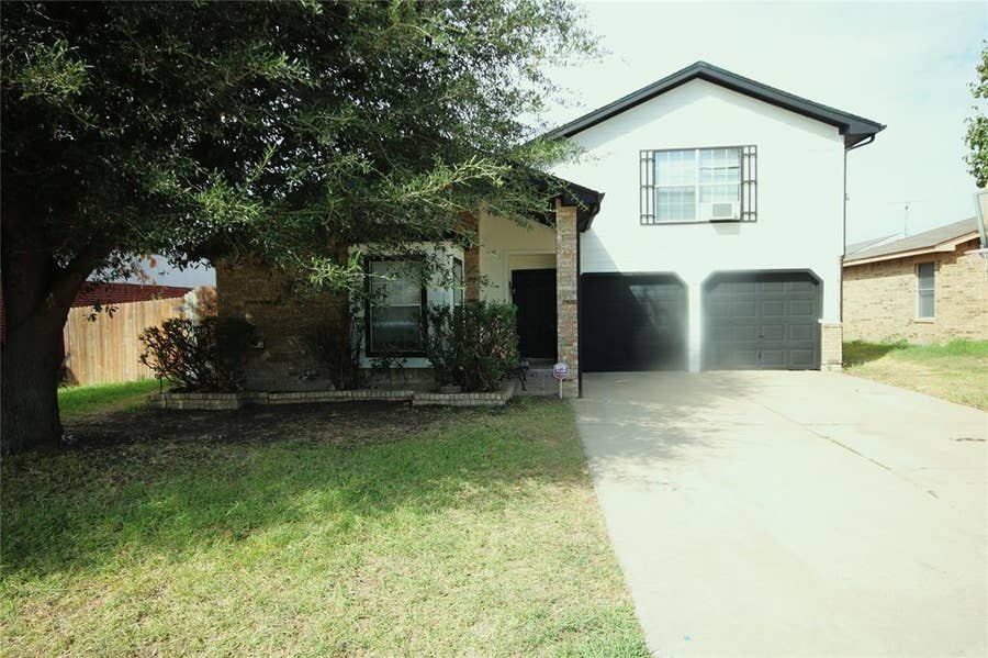 Property photo for 6414 Juliette Run, Arlington, TX