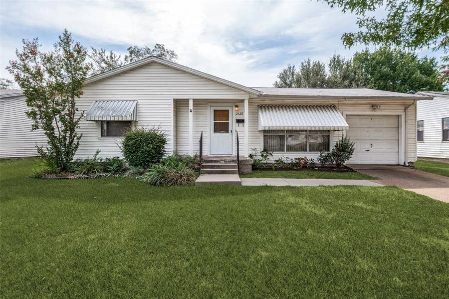 Property photo for 2528 Rugby Lane, Farmers Branch, TX
