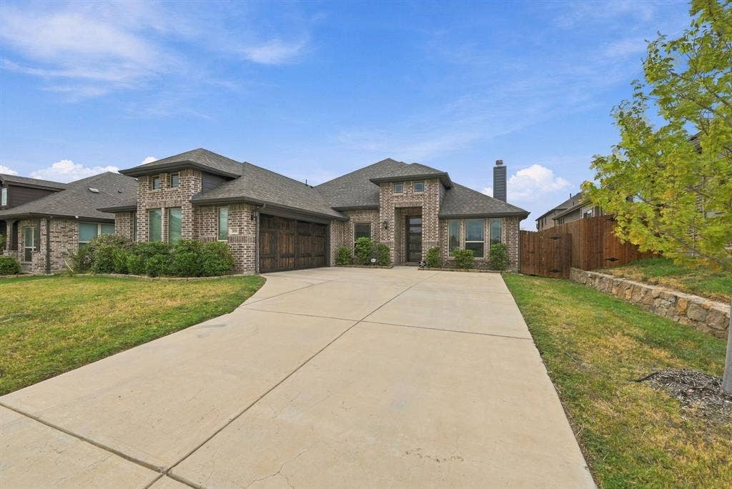 3010 Holland Lane, Midlothian, TX 76065