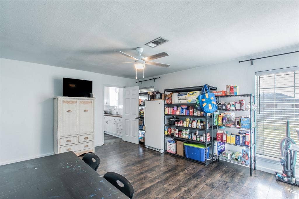212 Broken Arrow Drive, Lacy Lakeview, TX 76705 212 Broken Arrow Drive, Lacy Lakeview, TX 76705