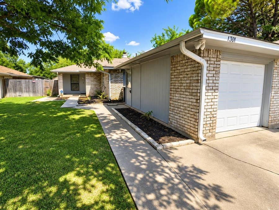 Property photo for 4209 Wingrove Drive, Arlington, TX