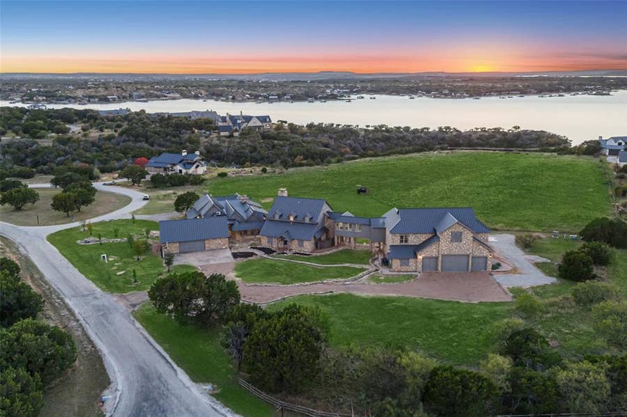 Property photo for 1091 Hill Country Court, Graford, TX