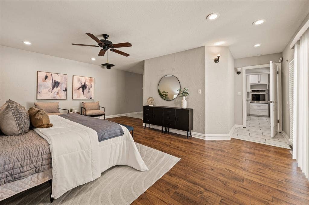 633 Lewis Drive, Hurst, TX 76054