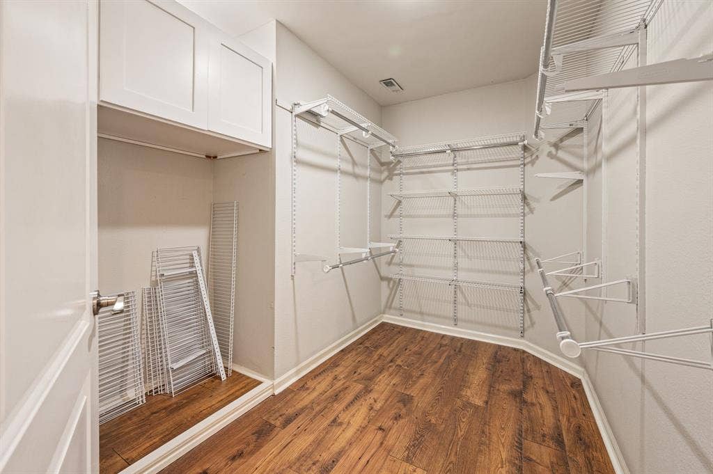 633 Lewis Drive, Hurst, TX 76054