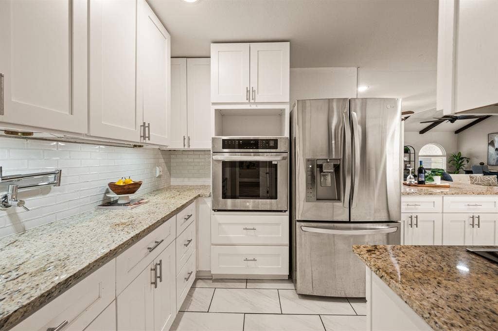 633 Lewis Drive, Hurst, TX 76054