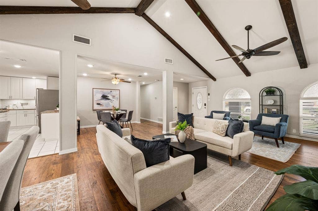 633 Lewis Drive, Hurst, TX 76054