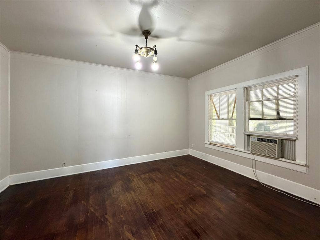 919 N Austin Street, Denton, TX 76201 919 N Austin Street, Denton, TX 76201