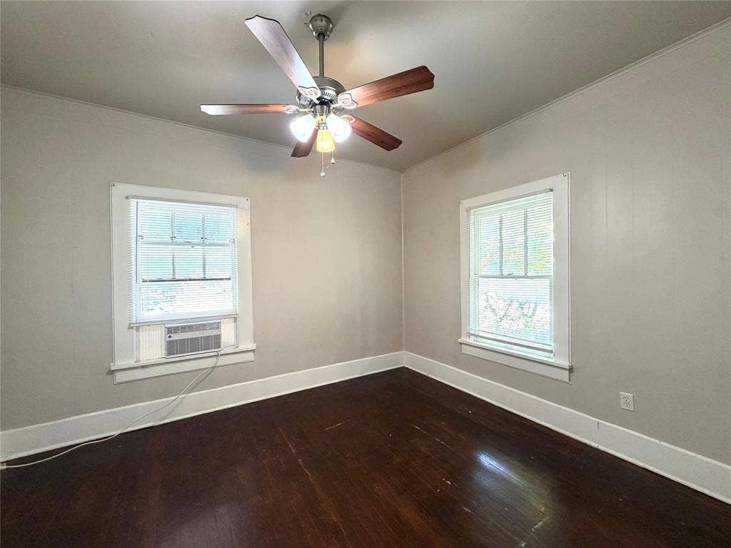 919 N Austin Street, Denton, TX 76201 919 N Austin Street, Denton, TX 76201