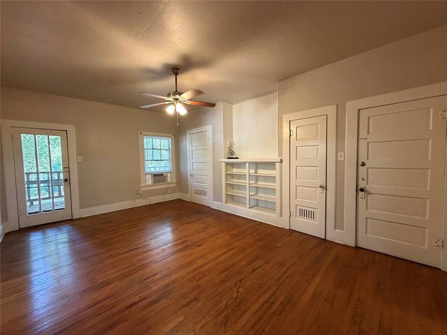 Property photo for 919 N Austin Street, Denton, TX