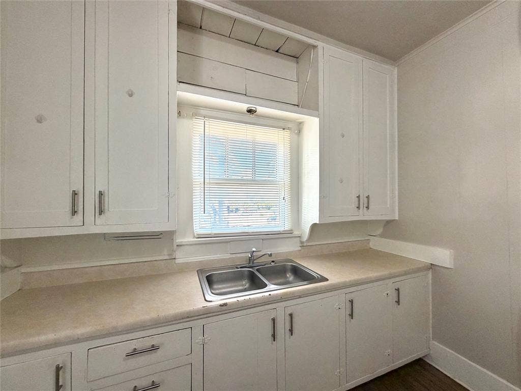 919 N Austin Street, Denton, TX 76201 919 N Austin Street, Denton, TX 76201