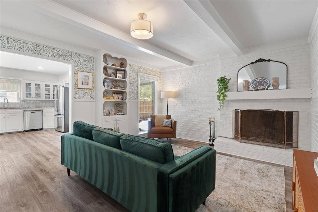6759 E Mockingbird Lane, Dallas, TX 75214 6759 E Mockingbird Lane, Dallas, TX 75214