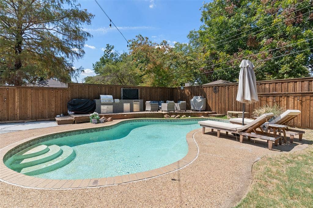 6759 E Mockingbird Lane, Dallas, TX 75214 6759 E Mockingbird Lane, Dallas, TX 75214