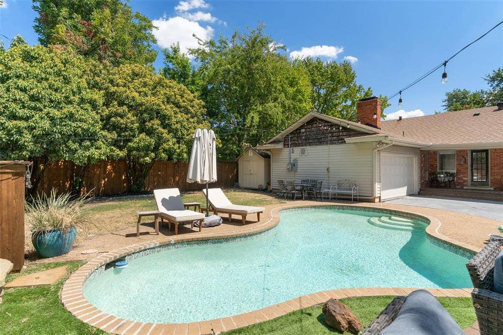 6759 E Mockingbird Lane, Dallas, TX 75214 6759 E Mockingbird Lane, Dallas, TX 75214
