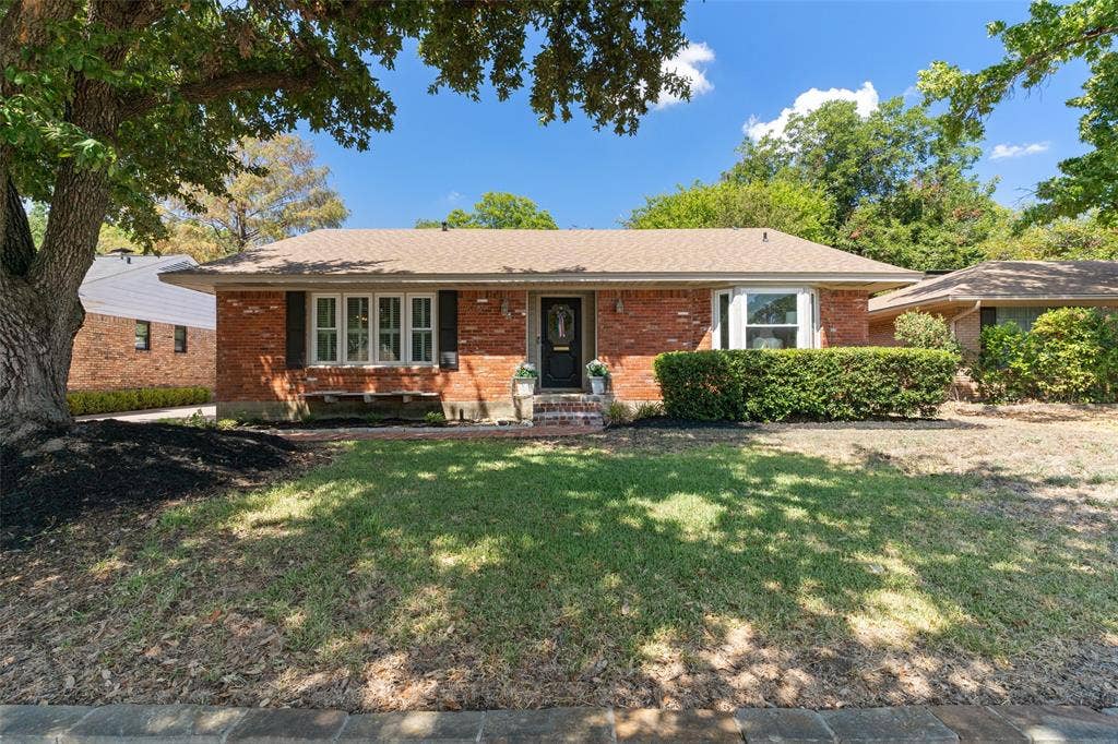 6759 E Mockingbird Lane, Dallas, TX 75214 6759 E Mockingbird Lane, Dallas, TX 75214