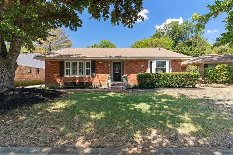 Property photo for 6759 E Mockingbird Lane, Dallas, TX