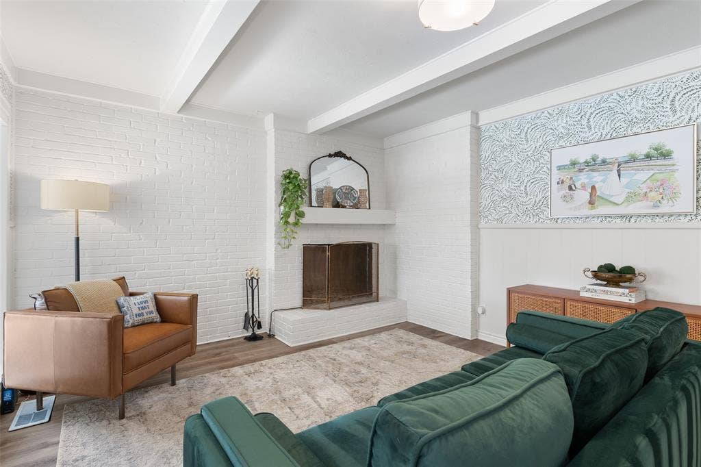 6759 E Mockingbird Lane, Dallas, TX 75214 6759 E Mockingbird Lane, Dallas, TX 75214