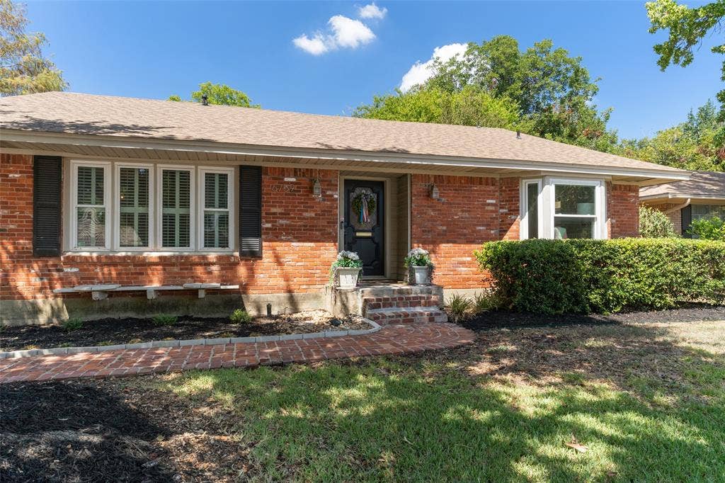6759 E Mockingbird Lane, Dallas, TX 75214 6759 E Mockingbird Lane, Dallas, TX 75214