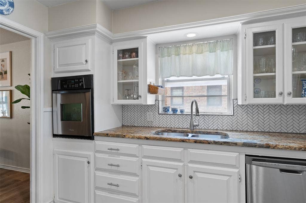 6759 E Mockingbird Lane, Dallas, TX 75214 6759 E Mockingbird Lane, Dallas, TX 75214