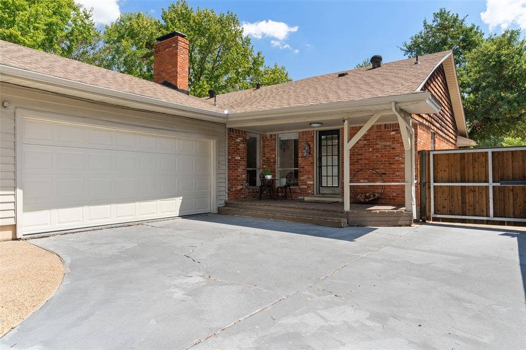 6759 E Mockingbird Lane, Dallas, TX 75214 6759 E Mockingbird Lane, Dallas, TX 75214