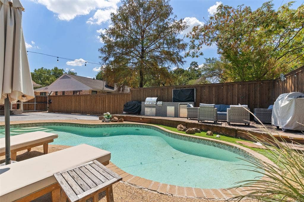 6759 E Mockingbird Lane, Dallas, TX 75214 6759 E Mockingbird Lane, Dallas, TX 75214