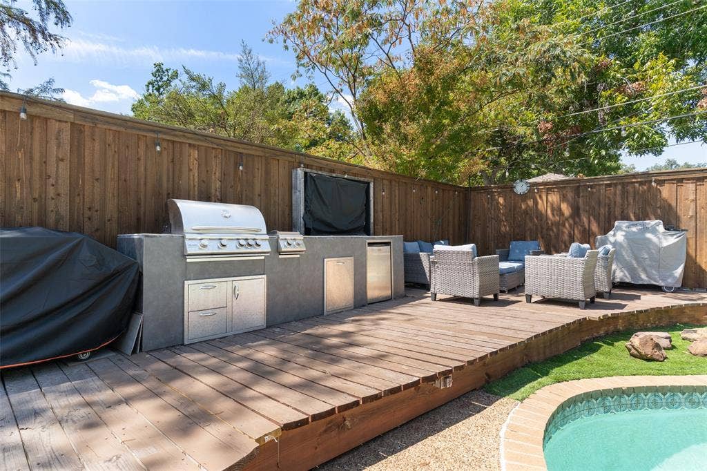 6759 E Mockingbird Lane, Dallas, TX 75214 6759 E Mockingbird Lane, Dallas, TX 75214