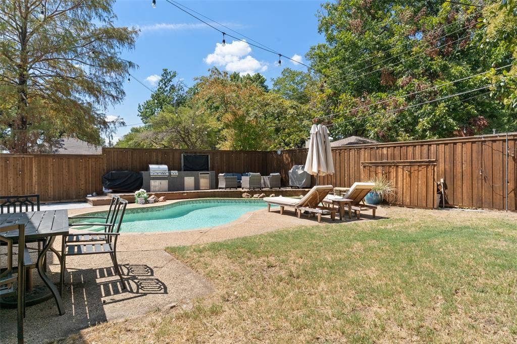 6759 E Mockingbird Lane, Dallas, TX 75214 6759 E Mockingbird Lane, Dallas, TX 75214