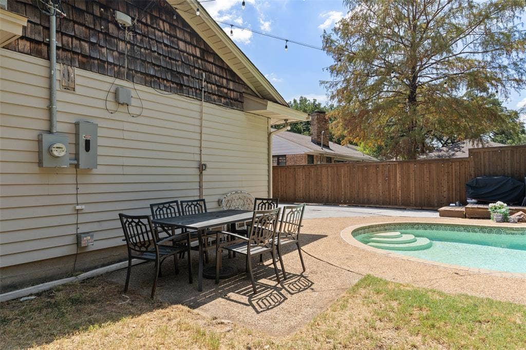 6759 E Mockingbird Lane, Dallas, TX 75214 6759 E Mockingbird Lane, Dallas, TX 75214