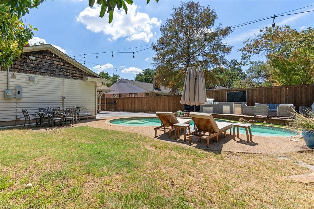 6759 E Mockingbird Lane, Dallas, TX 75214 6759 E Mockingbird Lane, Dallas, TX 75214