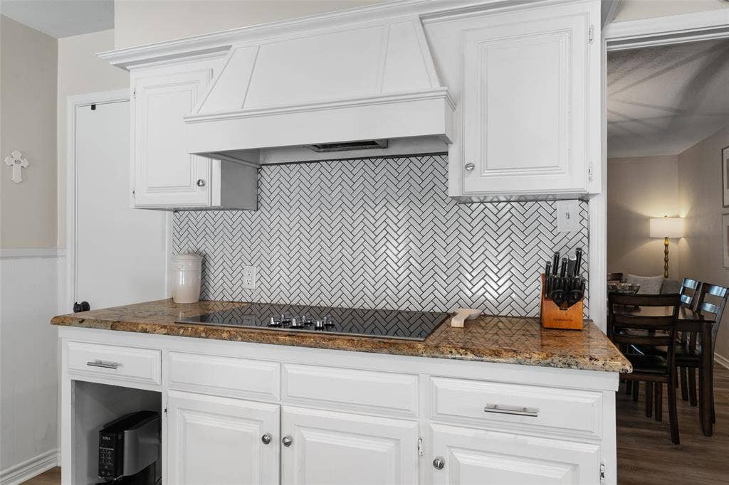 6759 E Mockingbird Lane, Dallas, TX 75214 6759 E Mockingbird Lane, Dallas, TX 75214