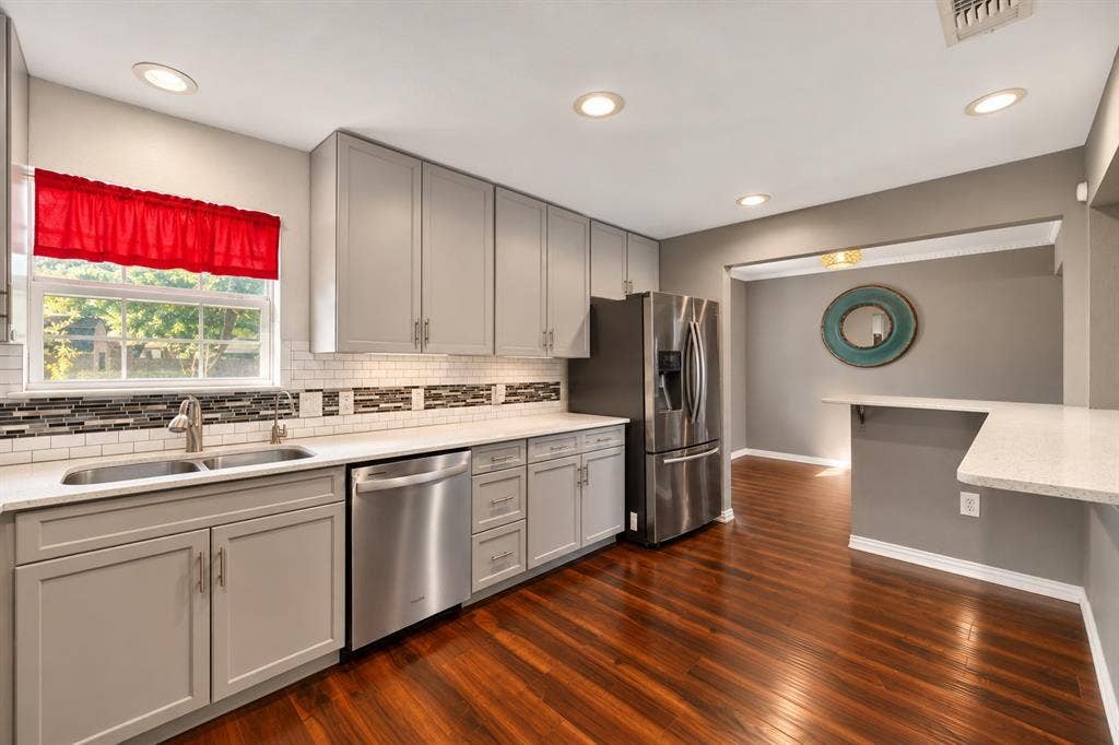 2822 Materhorn Drive, Dallas, TX 75228 2822 Materhorn Drive, Dallas, TX 75228
