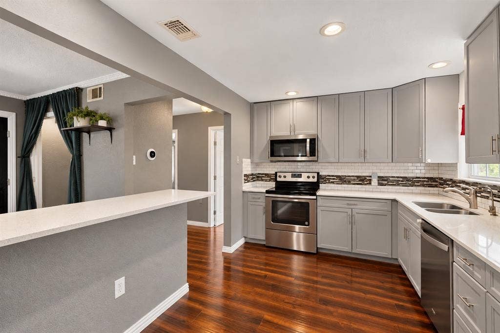 2822 Materhorn Drive, Dallas, TX 75228 2822 Materhorn Drive, Dallas, TX 75228