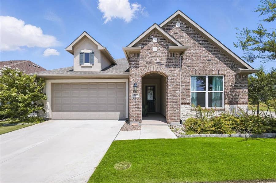 Property photo for 9809 Salford Way, Denton, TX
