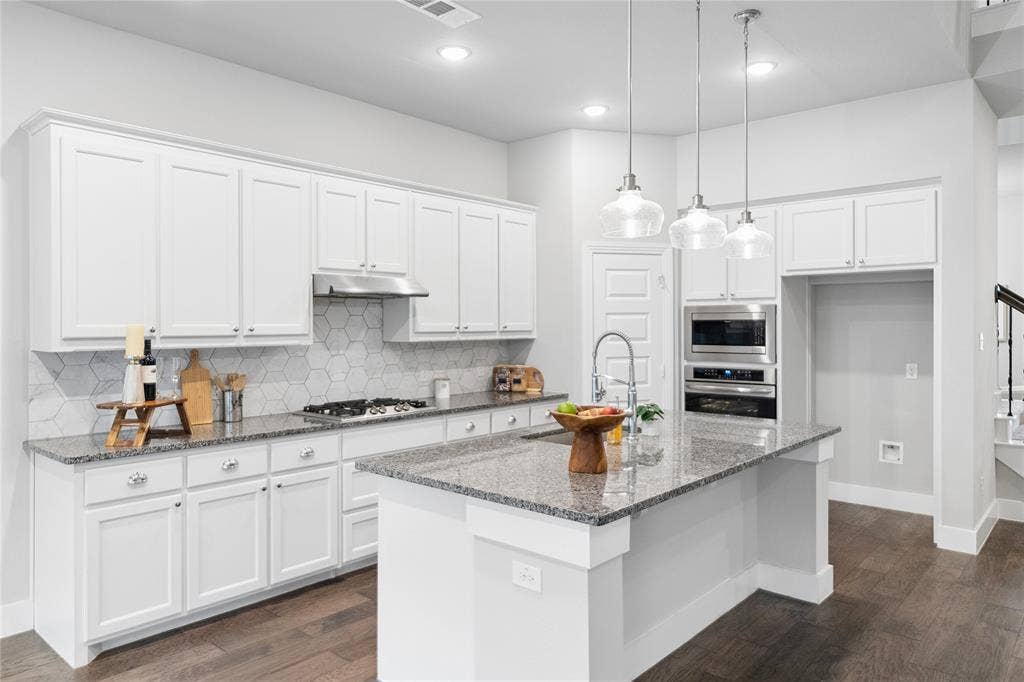 1317 Thrasher Drive, Little Elm, TX 75068 1317 Thrasher Drive, Little Elm, TX 75068