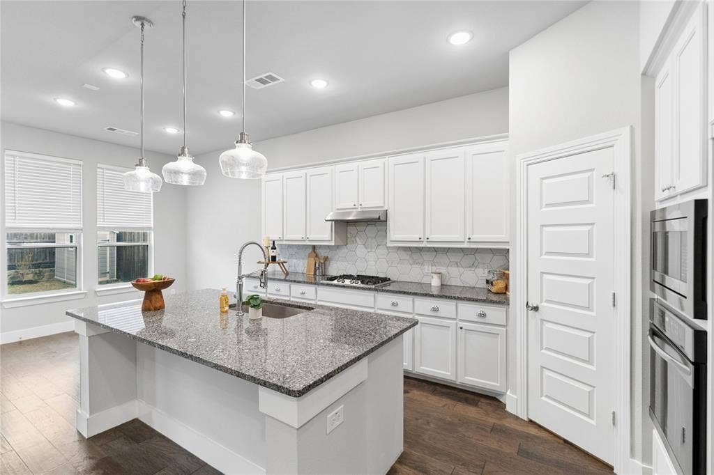 1317 Thrasher Drive, Little Elm, TX 75068 1317 Thrasher Drive, Little Elm, TX 75068