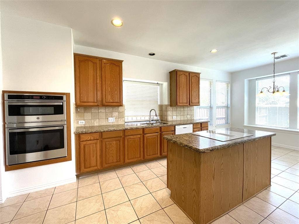 4400 Avebury Drive, Plano, TX 75024 4400 Avebury Drive, Plano, TX 75024