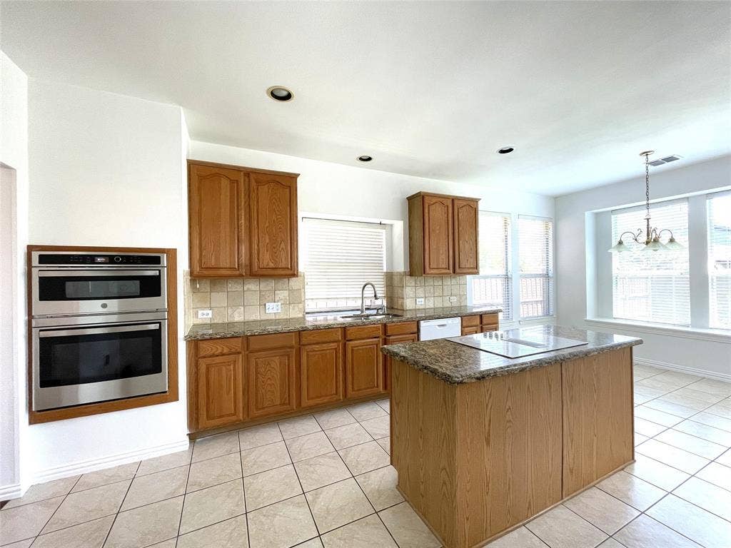 4400 Avebury Drive, Plano, TX 75024 4400 Avebury Drive, Plano, TX 75024