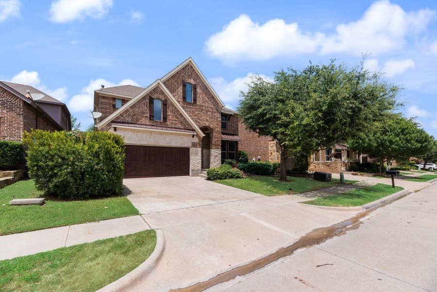 Property photo for 415 San Marcos Drive, Irving, TX