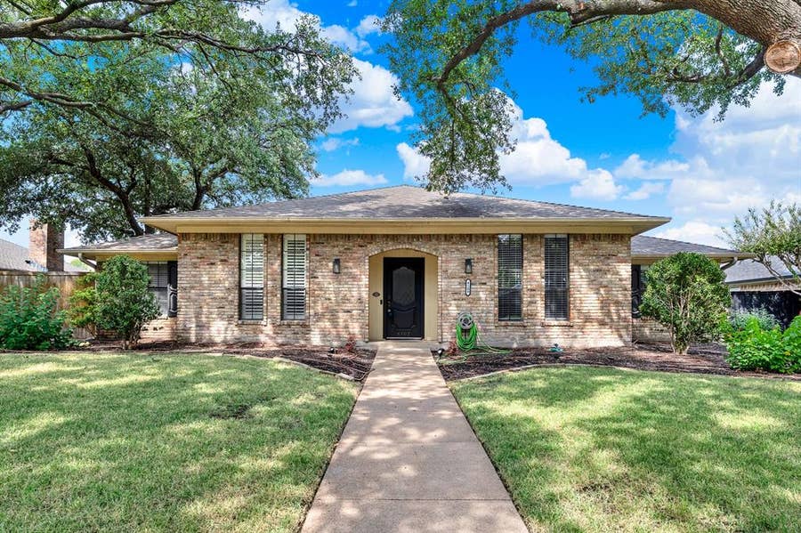 Property photo for 4109 WHIPPOORWILL Lane, Plano, TX
