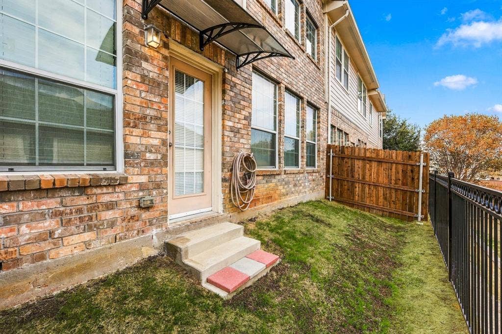 4018 Milan Drive, Irving, TX 75038 4018 Milan Drive, Irving, TX 75038