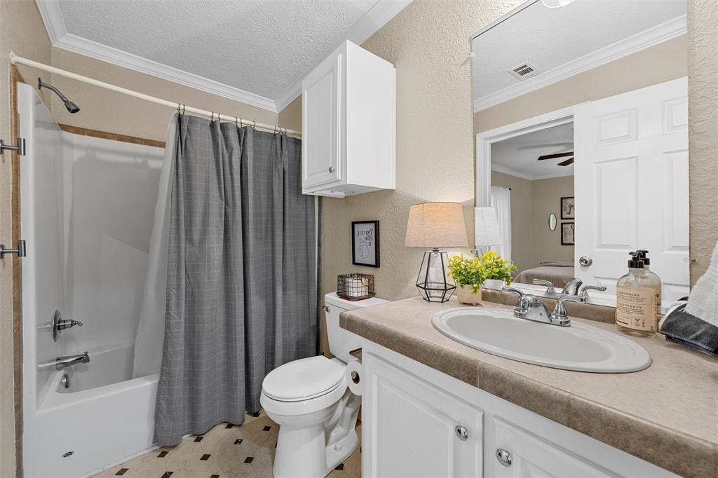 2220 S 2nd Street, Waco, TX 76706 2220 S 2nd Street, Waco, TX 76706