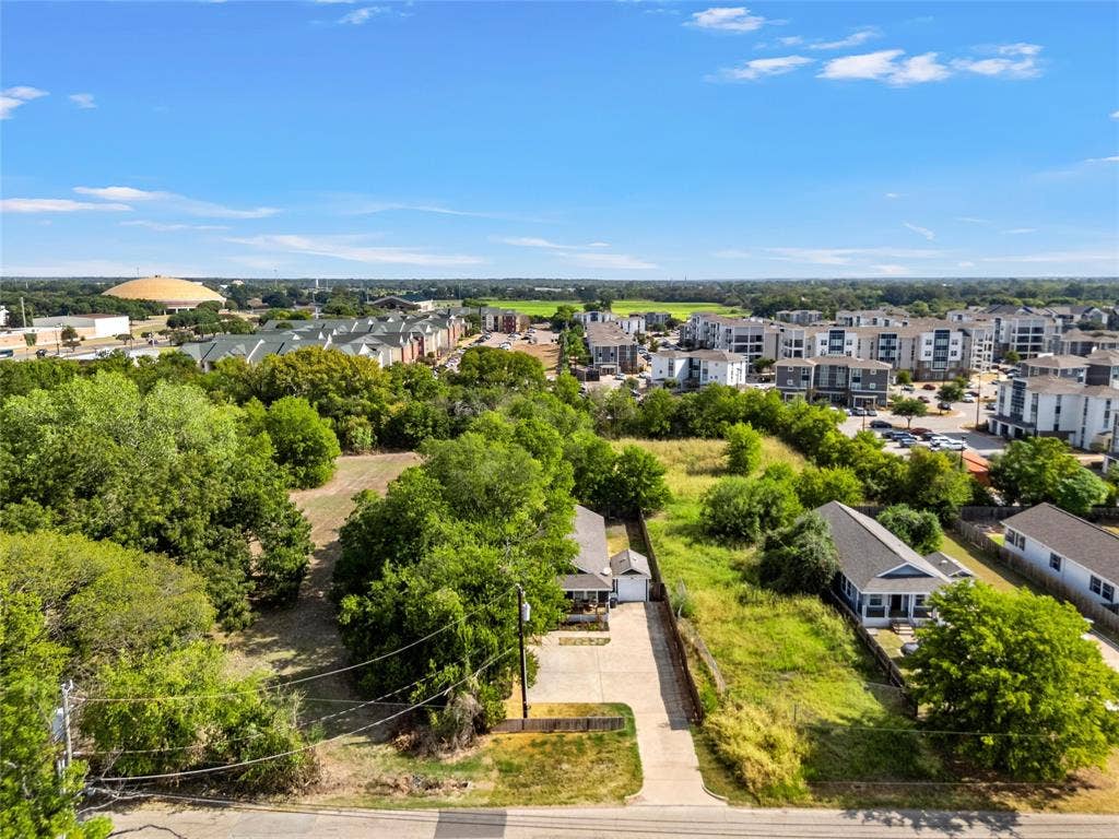 2220 S 2nd Street, Waco, TX 76706 2220 S 2nd Street, Waco, TX 76706