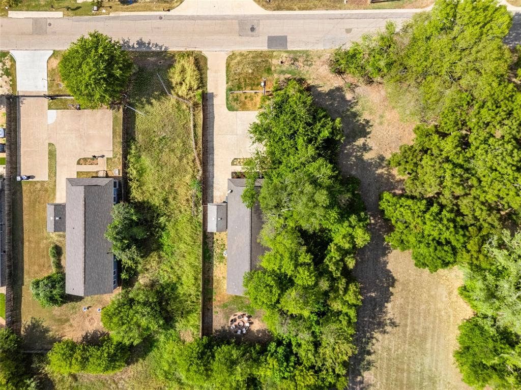 2220 S 2nd Street, Waco, TX 76706 2220 S 2nd Street, Waco, TX 76706