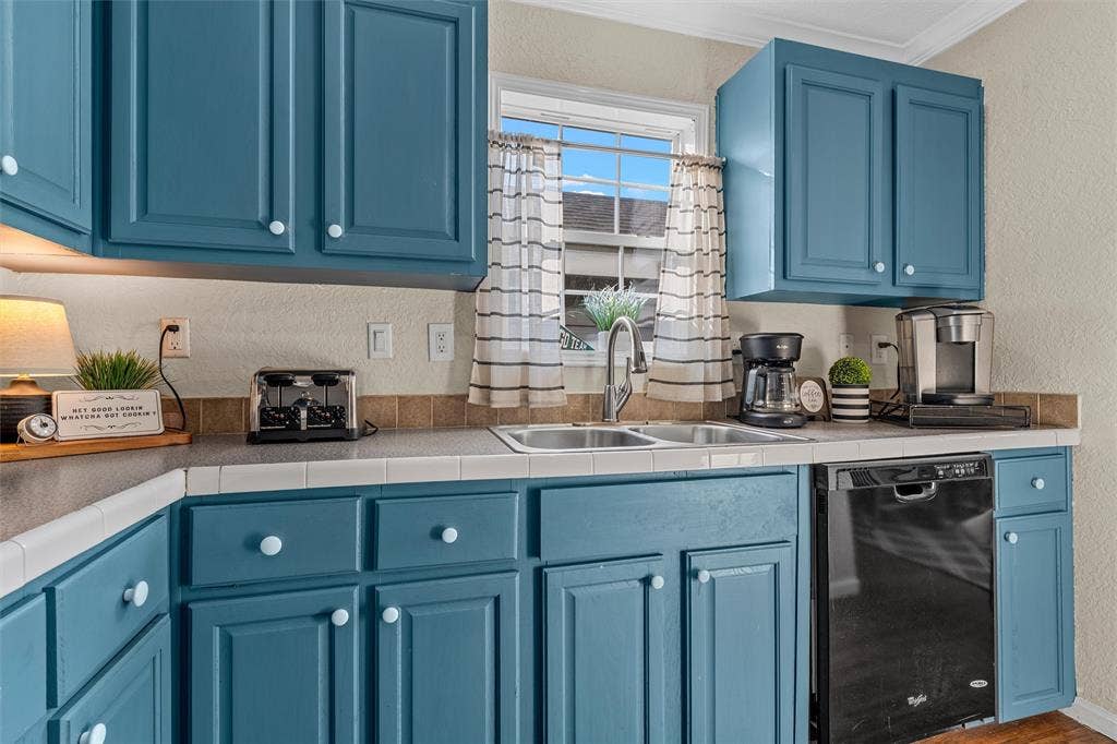 2220 S 2nd Street, Waco, TX 76706 2220 S 2nd Street, Waco, TX 76706