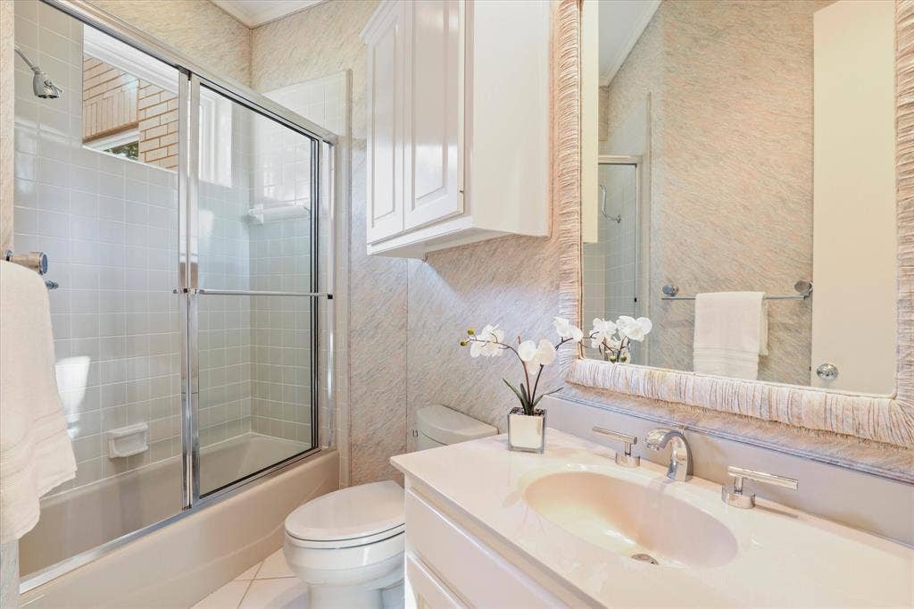 5872 Bridle Bend Court, Plano, TX 75093 5872 Bridle Bend Court, Plano, TX 75093