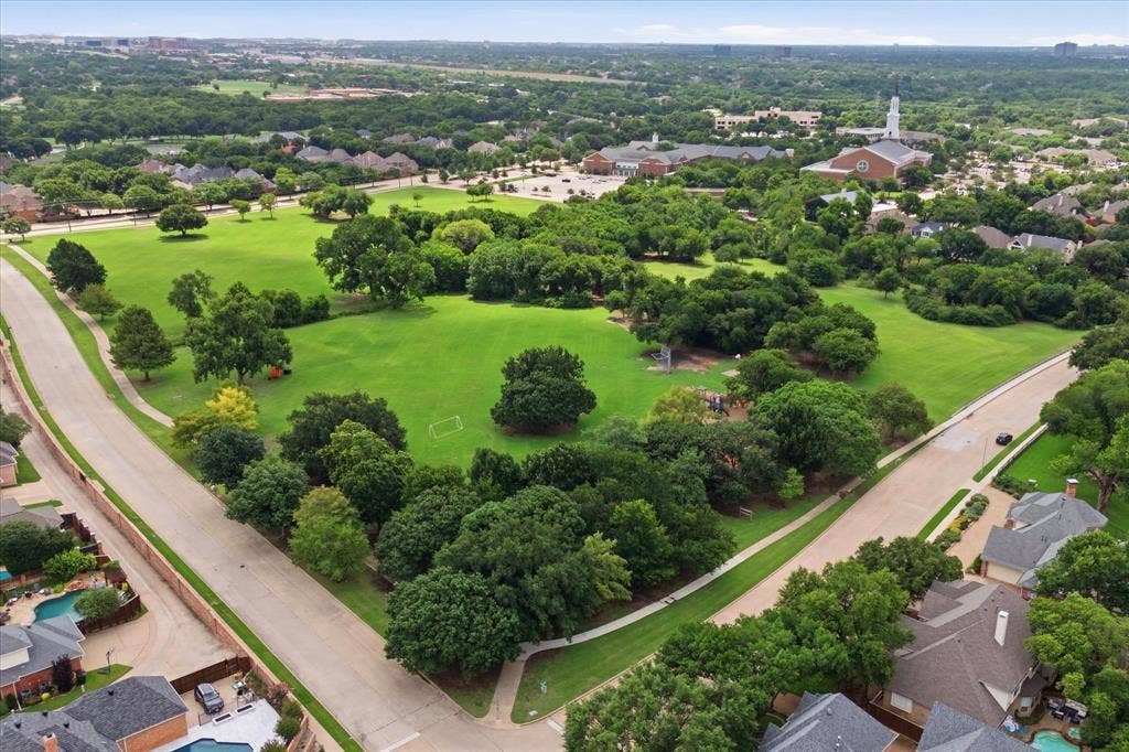 5872 Bridle Bend Court, Plano, TX 75093 Steeplechase Park within walking distance.