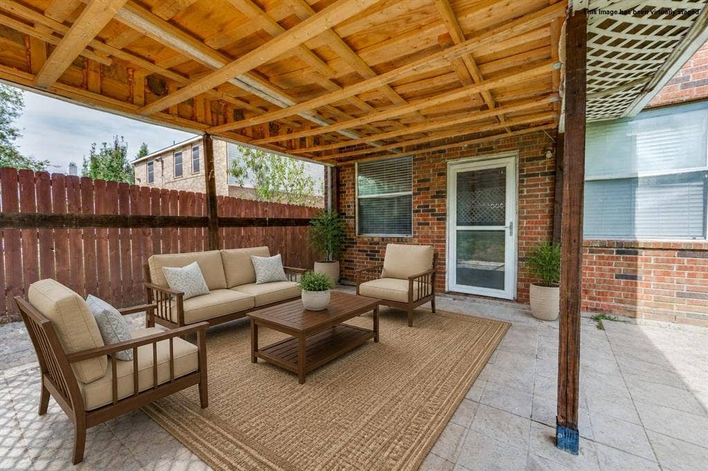 814 White Dove Drive, Arlington, TX 76017