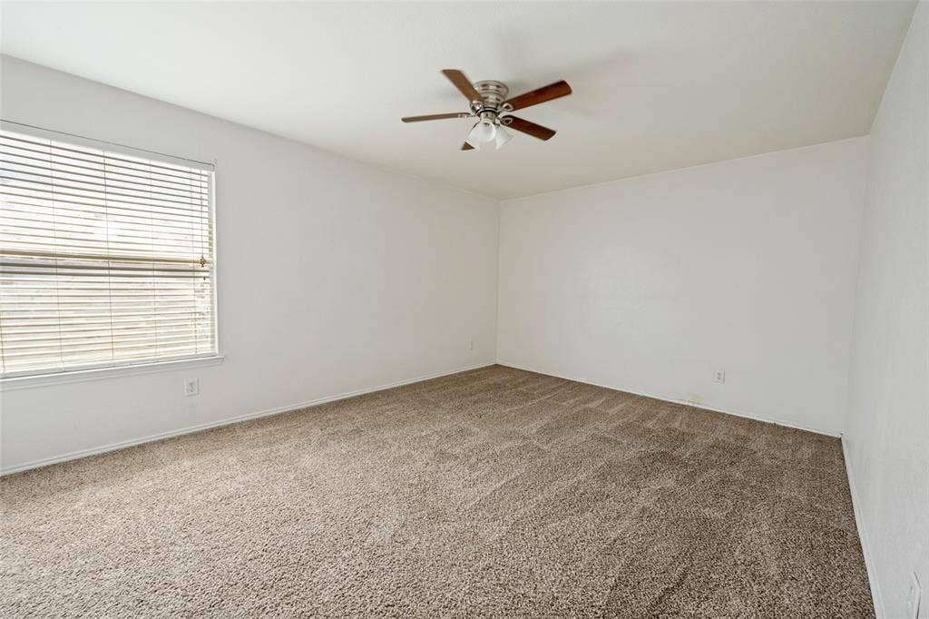 814 White Dove Drive, Arlington, TX 76017